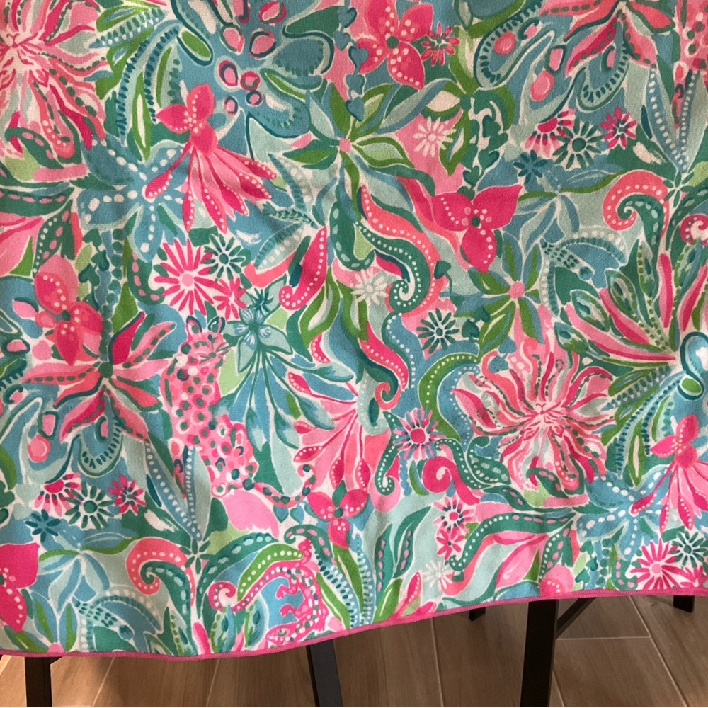 Lilly Pulitzer Pink Green Tropical beach swim towel 40x70 golden hour terry